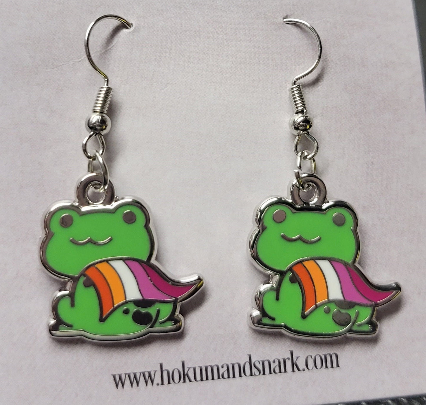 Lesbian Frog Earrings | WLW Pride Frog Dangle Earrings | LGBTQ+ Frog | Pride Jewelry Pride Accessories LGBT